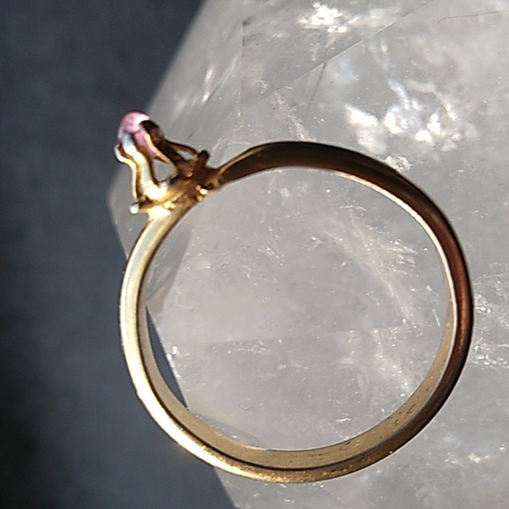 Vintage Gold and Pink Stone Ring - Picture 3 of 4